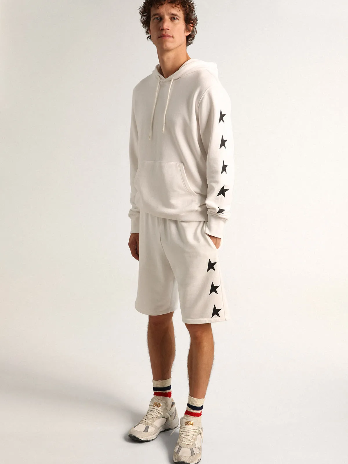 Alighiero Star Collection hooded sweatshirt in vintage white with contrasting black stars