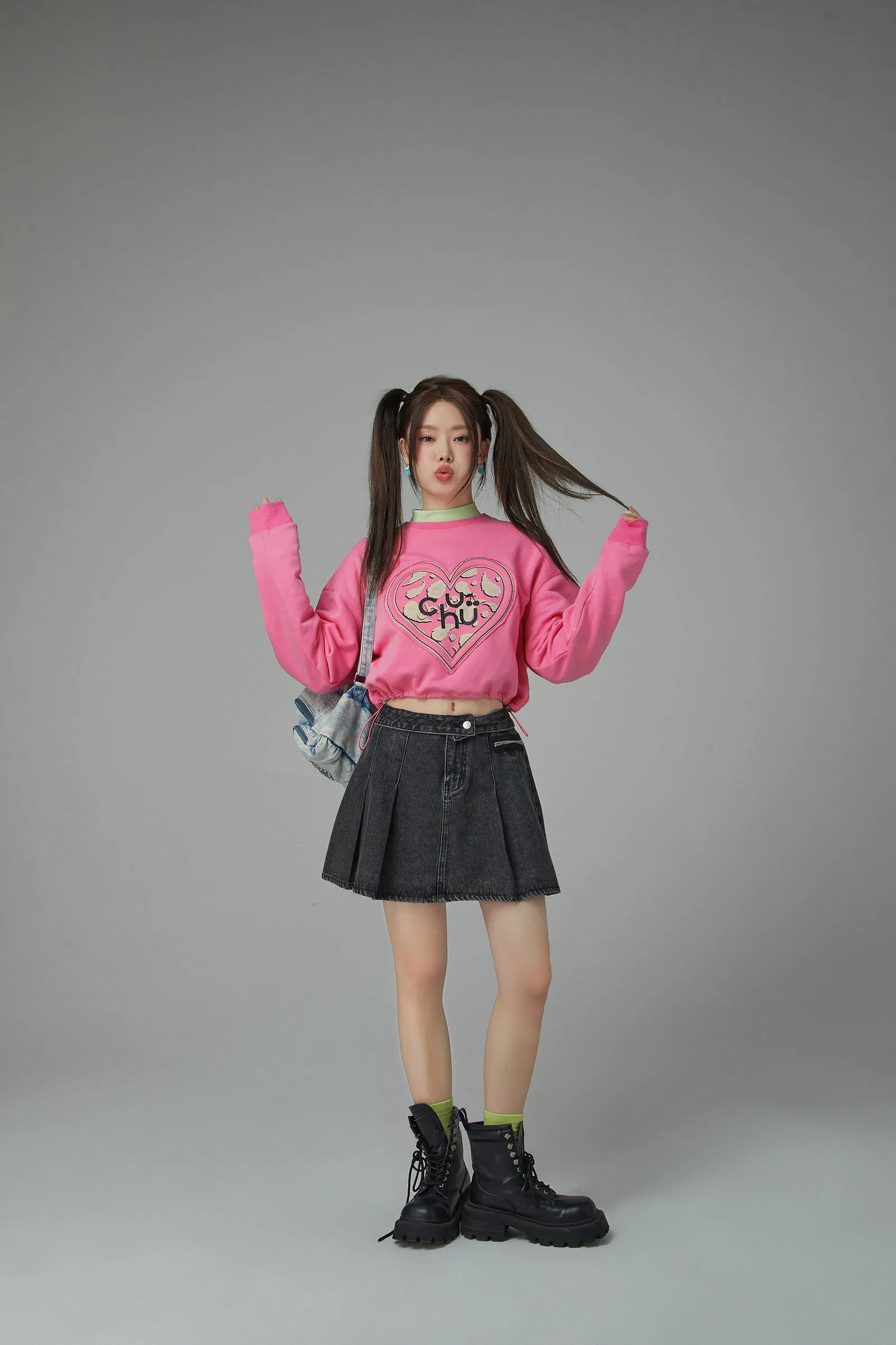 Chuu Heart Print Crop Sweatshirt