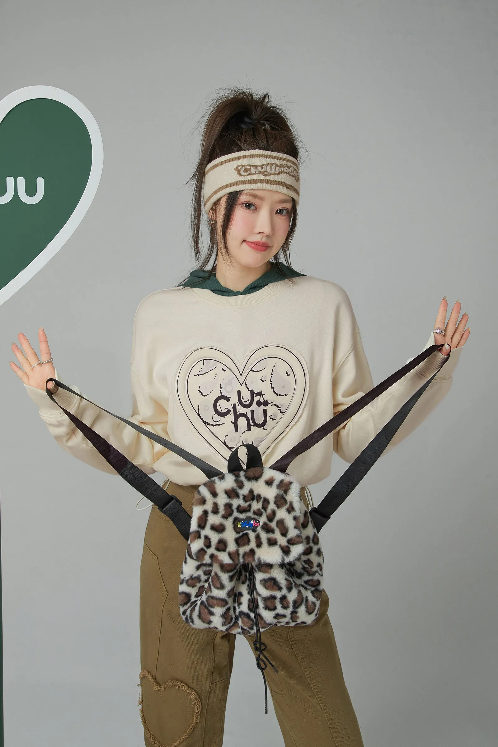 Chuu Heart Print Crop Sweatshirt