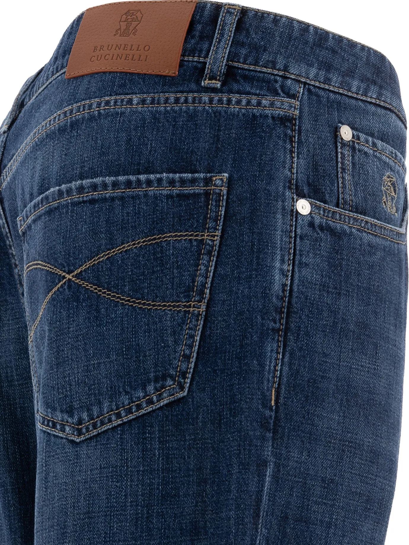 LEISURE FIT JEANS IN LIGHTWEIGHT DENIM