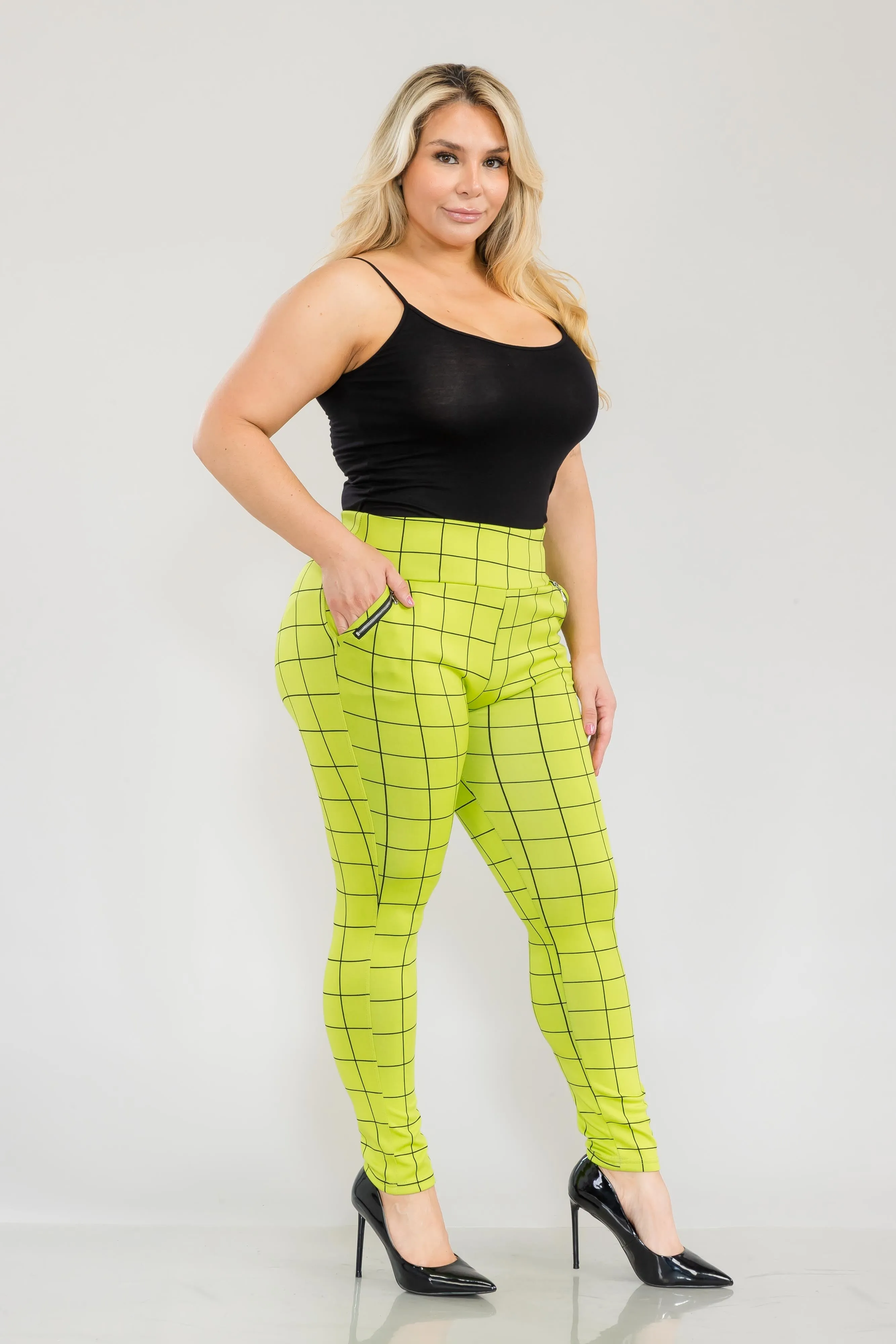 Plus Size Treggings With Zipper Pocket Trim - Black & Green Plaid