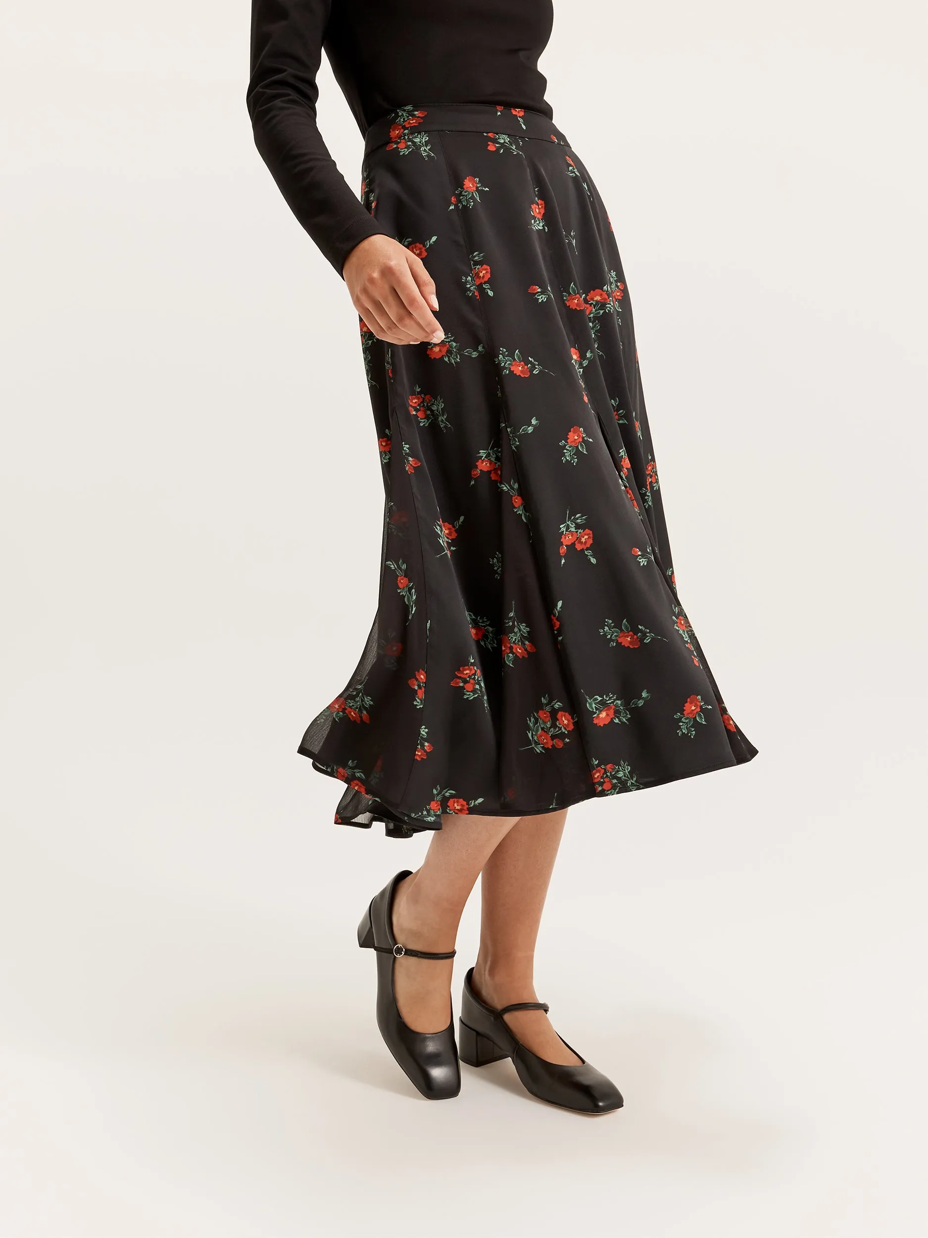 Posing Roses Skirt