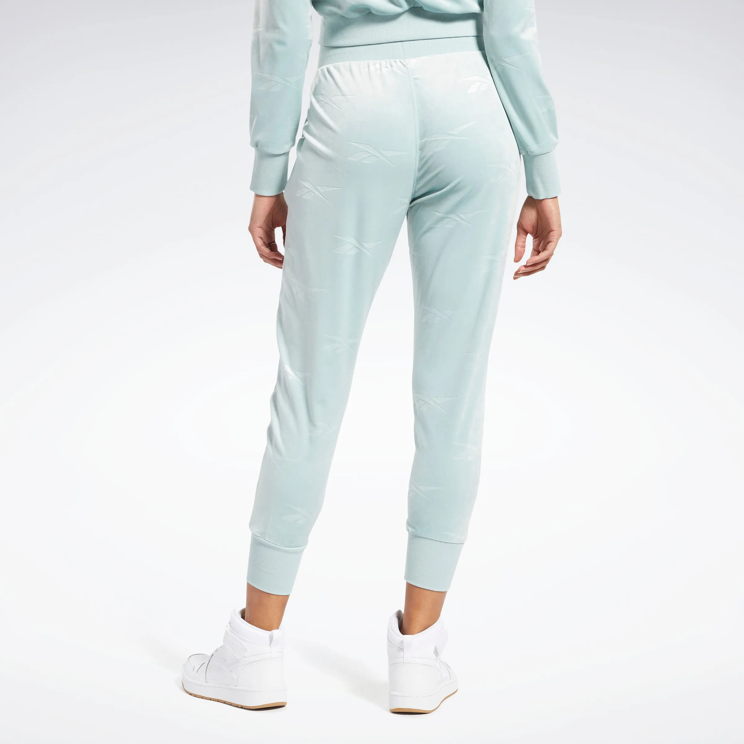 Reebok Apparel Women Classics Energy Q4 Velour Joggers Seagry