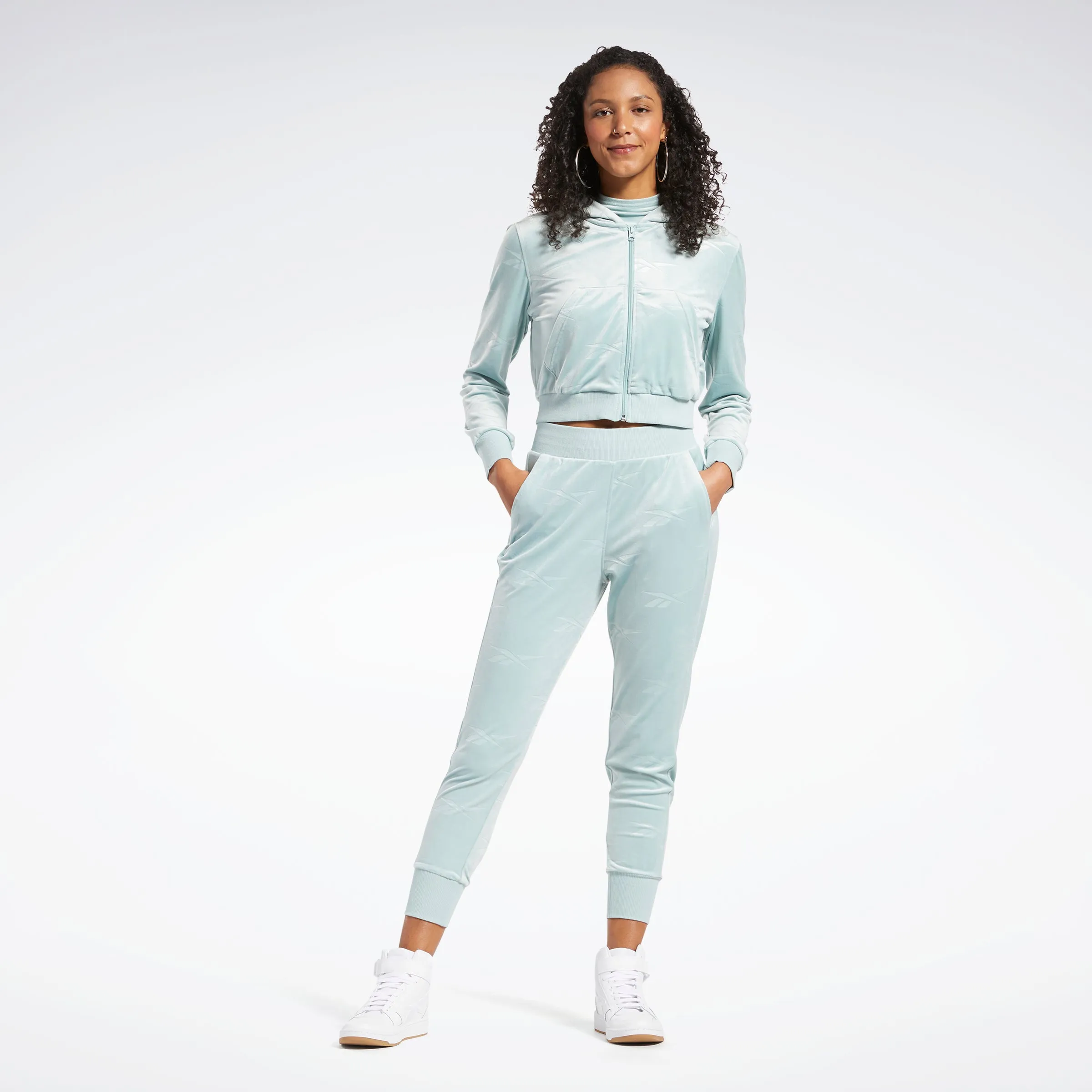 Reebok Apparel Women Classics Energy Q4 Velour Joggers Seagry